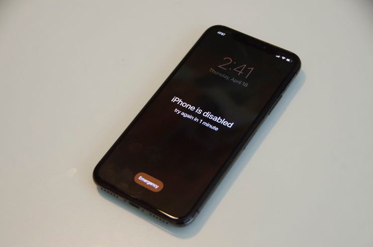 Stary iPhone jest zablokowany