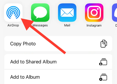 Przesyłaj zdjęcia z iPhone'a Photo Stream na komputer za pomocą AirDrop